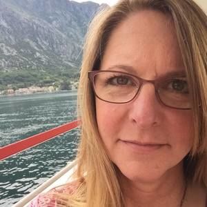 Meet your Posher, Caren